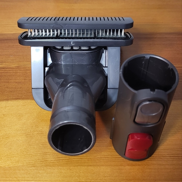 Dyson • Pet Grooming Attachment - Picture 2 of 4